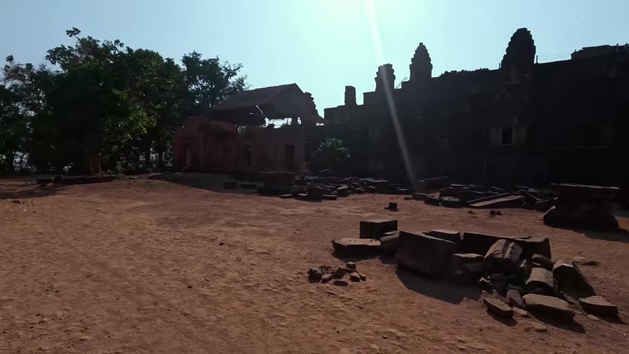 Angkor temple stone architecture seen during Haida in Lume's Cambodia journey